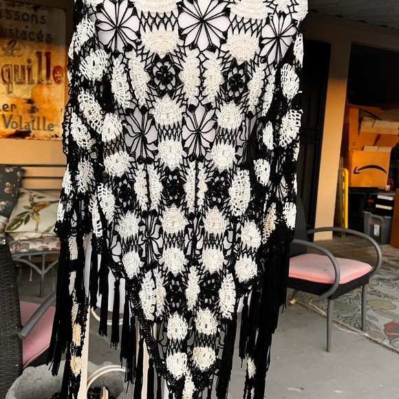 Black & White Crochet Fringe Boho Shawl! - Picture 9 of 16